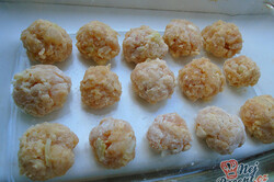 Recipe preparation Chicken balls in cream sauce, step 2