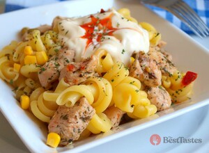 Recipe Pasta salad with chicken and spicy dip
