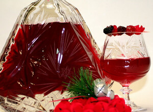 Recipe Homemade cranberry holiday liqueur
