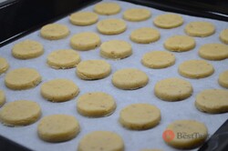 Recipe preparation Vanilla rounds glued with marmalade, step 6