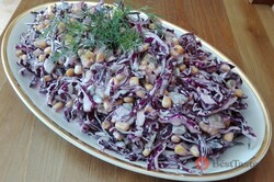 Recipe preparation Excellent light cabbage salad with dressing made of white yogurt and sour cream, step 2