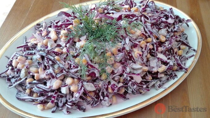 Recipe Excellent light cabbage salad with dressing made of white yogurt and sour cream
