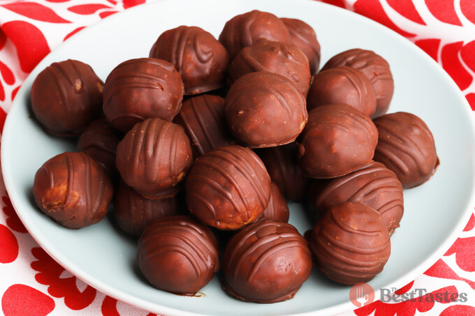 Recipe Christmas chocolate balls made from 3 ingredients prepared in 10 minutes