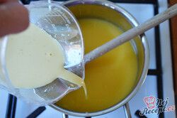 Recipe preparation Fresh orange dessert with whipped cream, step 5
