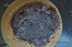 Recipe preparation Chocolate roulade with mascarpone and banana, step 5