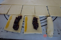 Recipe preparation Soft sour cream rolls filled with jam, step 4