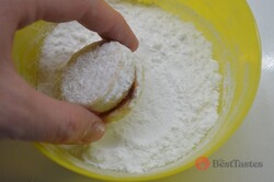 Recipe preparation Vanilla rounds glued with marmalade, step 7