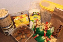Recipe preparation No-bake, healthy, sugar-free Oreo cookies, step 1