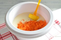 Recipe preparation Healthier type of a dessert - Carrot cake with lemon glaze, step 6