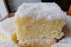 Recipe preparation Snowflake - a fantastic coconut cake with whipped cream, step 1