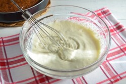 Recipe preparation Healthier type of a dessert - Carrot cake with lemon glaze, step 14