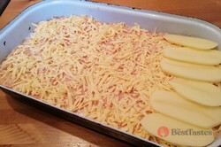 Recipe preparation Baked potatoes from one baking dish - tasty lunch you will love, step 1