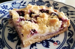 Recipe A simple blueberry cheesecake with crumble