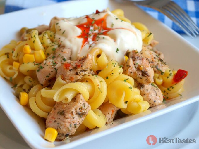 Recipe Pasta salad with chicken and spicy dip