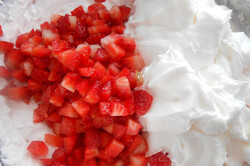 Recipe preparation Strawberry tiramisu, step 2