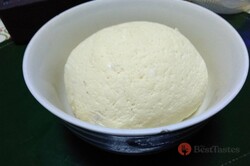 Recipe Homemade cheese that even a beginner can handle. You can make 2 lbs of cheese from half a gallon of milk.