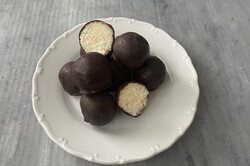 The quickest Christmas recipe. Unbaked coconut bites made from 3 ingredients., step 4