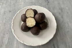 The quickest Christmas recipe. Unbaked coconut bites made from 3 ingredients., step 5