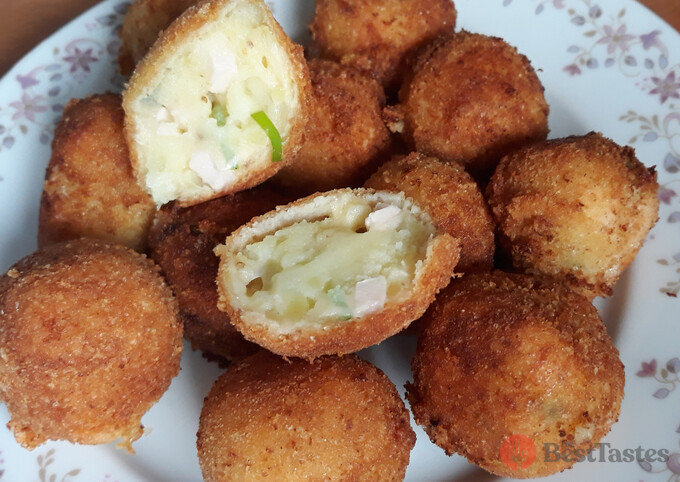 Recipe Homemade potato croquettes with cheese and ham