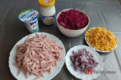Recipe preparation Excellent yet simple red cabbage salad prepared in 10 minutes, step 1