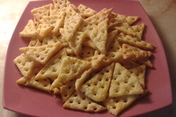 Recipe Party cheese crackers made from 4 ingredients