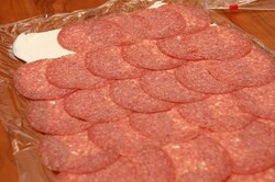 Recipe preparation Salami canapes ready in 5 minutes, step 4