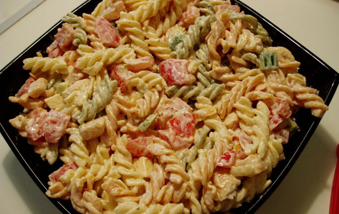 Recipe Light pasta salad with chicken and yogurt