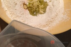 Recipe preparation Garlic buns sprinkled with seeds, step 1