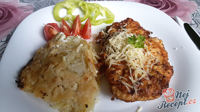 Recipe Tender chicken breast with potatoes as a side dish