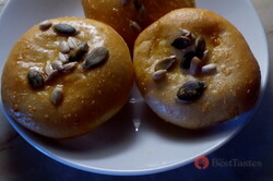 Recipe Garlic buns sprinkled with seeds
