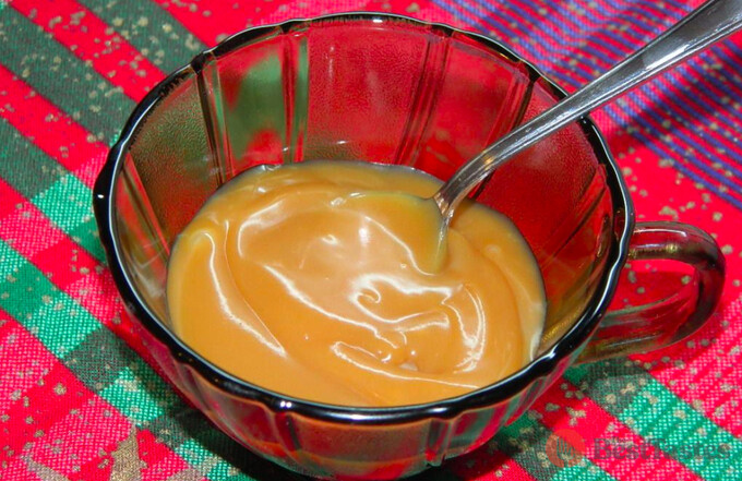 Recipe A simple caramel frosting made from sugar, whipping cream and butter