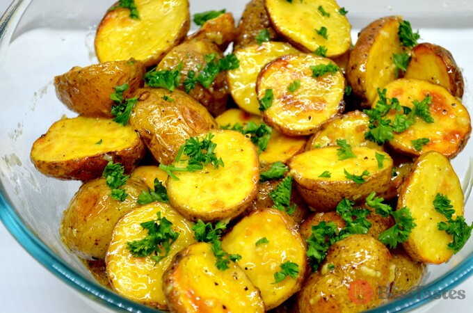 Recipe Baked potatoes with French sauce