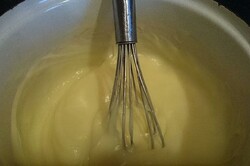 Recipe preparation No-bake cake with vanilla cream, step 2