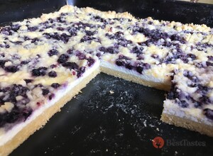 Recipe A simple blueberry cheesecake with crumble