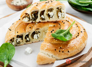 Recipe Savory puff pastry roll cake. Not only does it look good, but it also tastes great.