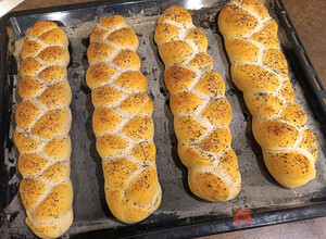 Recipe Homemade pastry braids that smell of freshness. Free of preservatives and artificial additives as a great alternative to supermarket baked pastry.