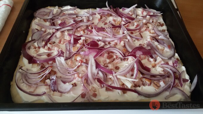 Very old recipe for a tasty flatbread with bacon and onions